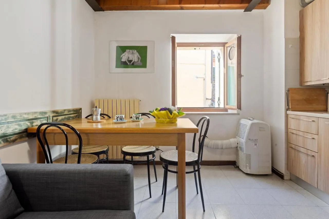 Appartamento Rione Carega - Affitti Brevi Italia Verona Italia