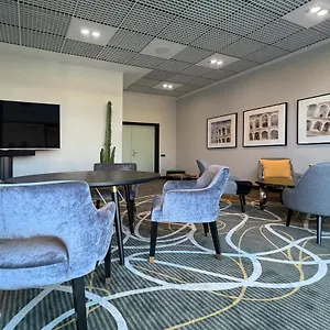 Leonardo Otel